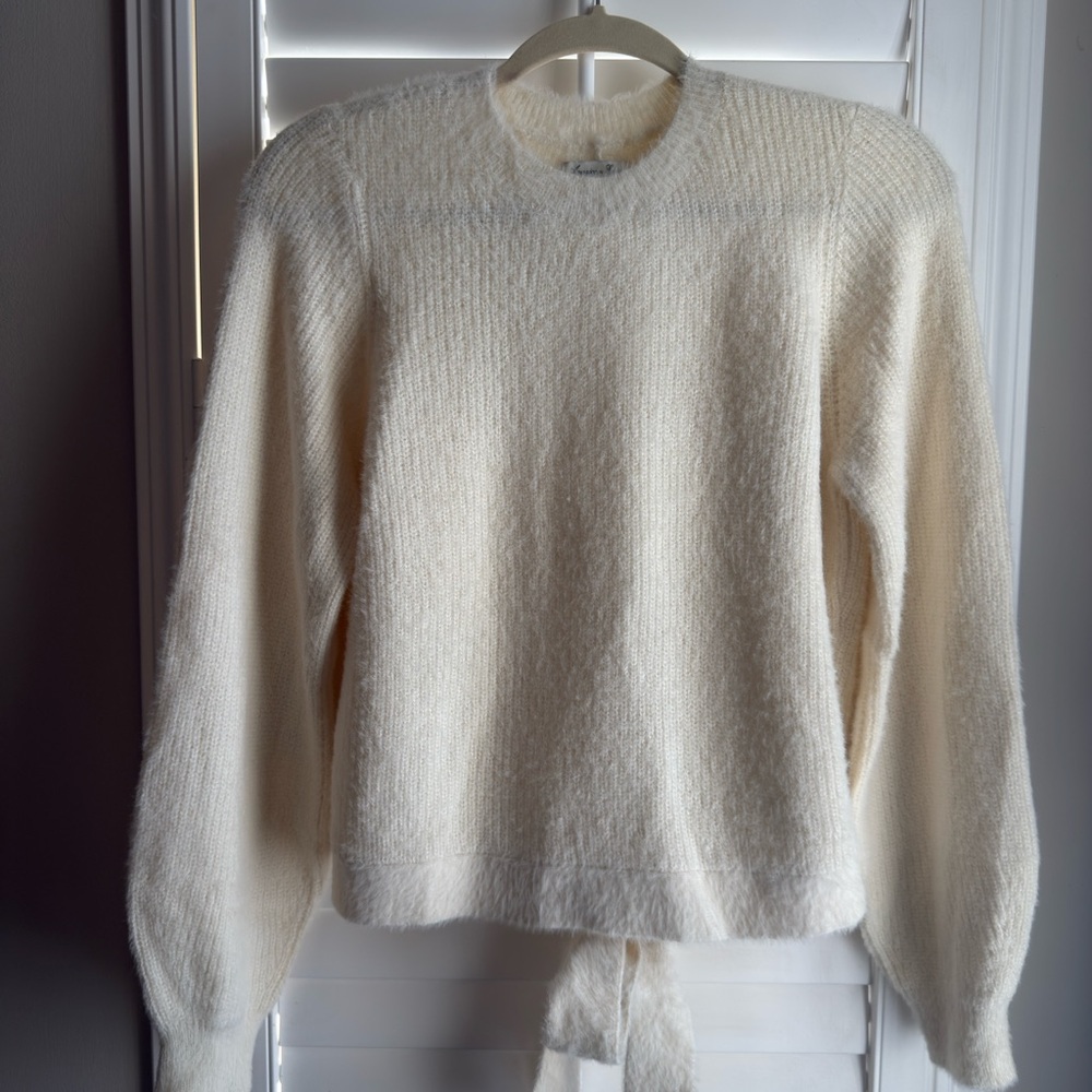 American Eagle Backless Bow Cream Sweater Size Medium NWT
